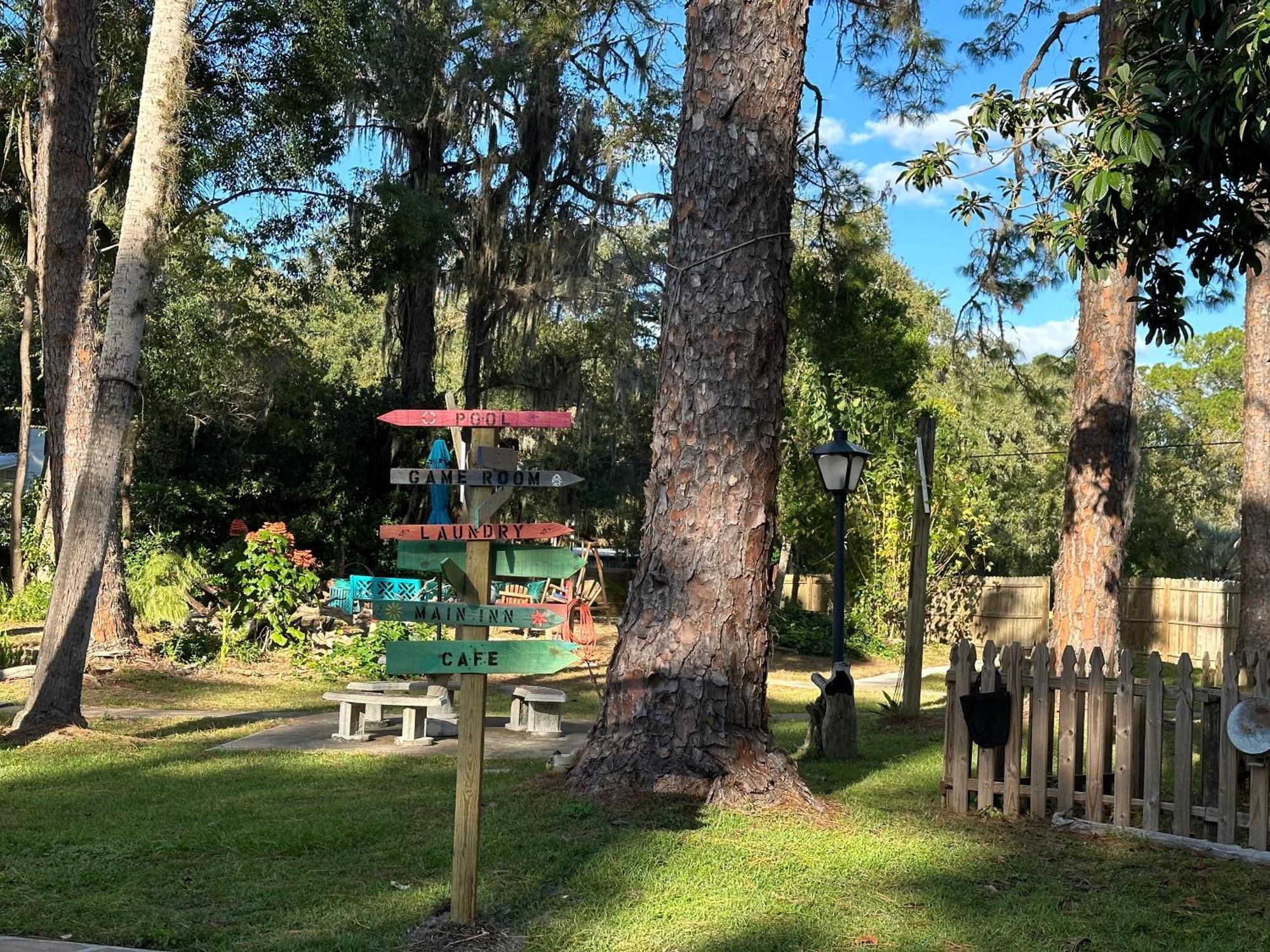 Nature Coast Inn & Cottages Inglis Kültér fotó