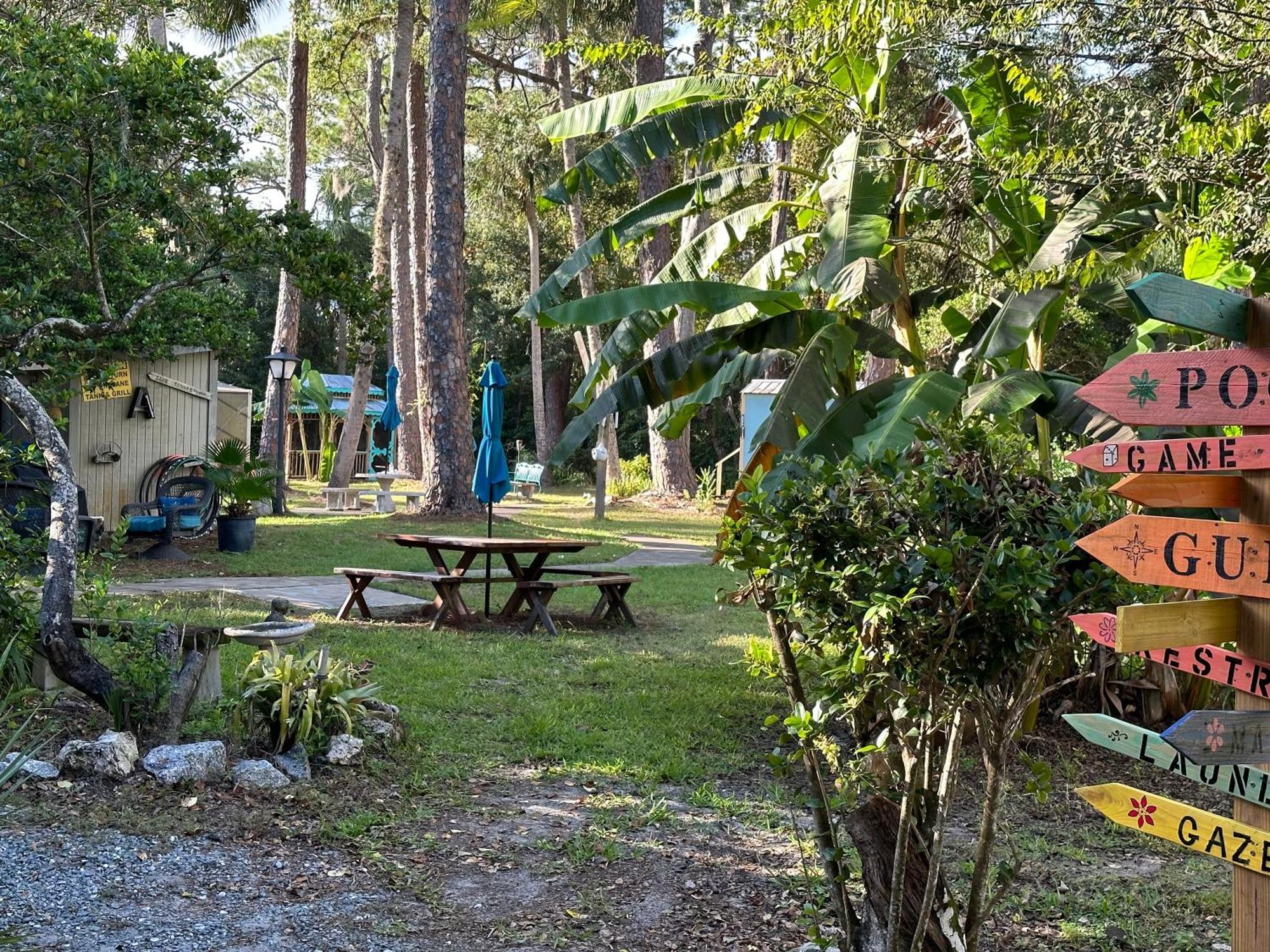 Nature Coast Inn & Cottages Inglis Kültér fotó